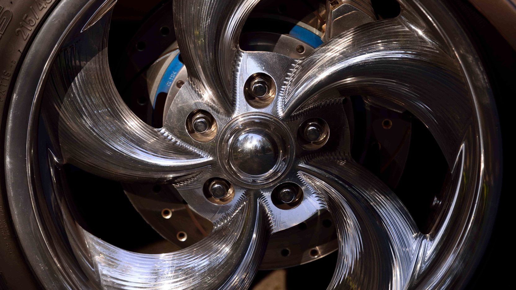 De Soto Airflow rim close-up
