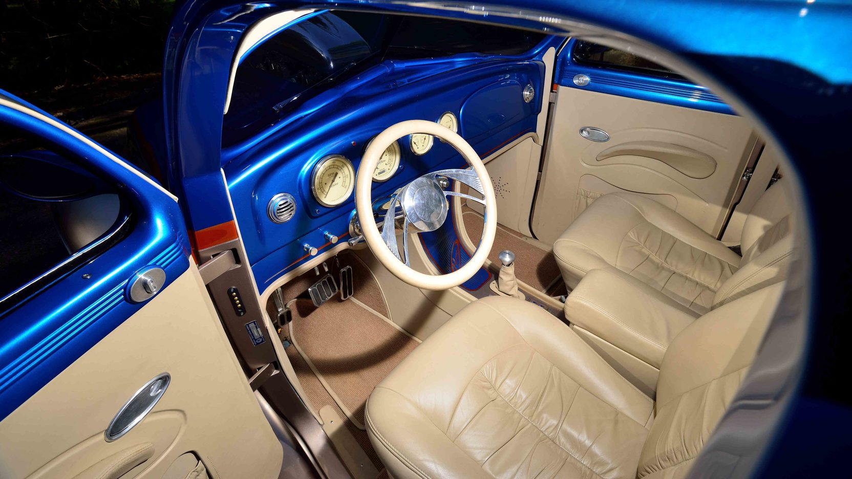De Soto Airflow interior driver side