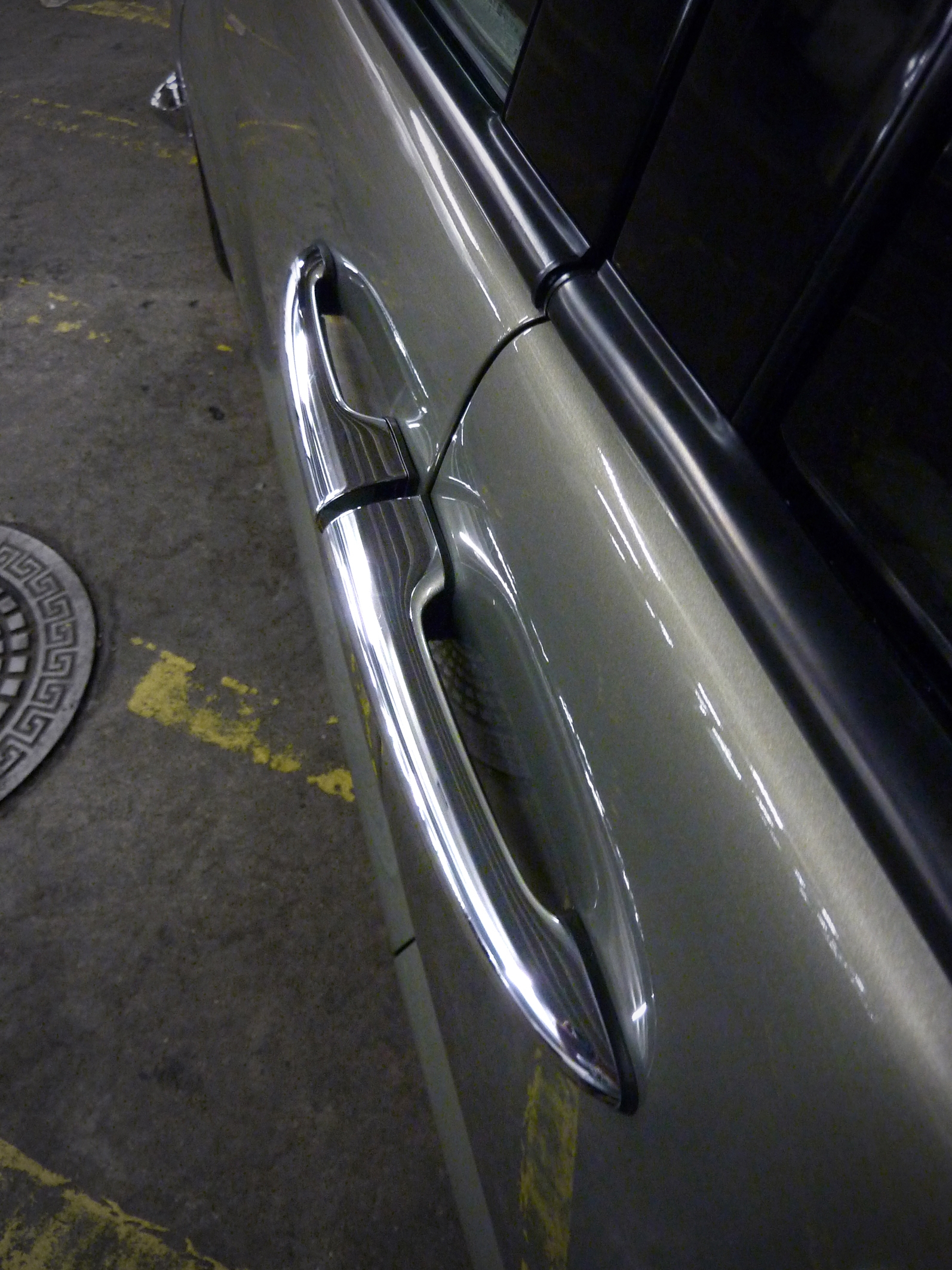 Groozer door handle