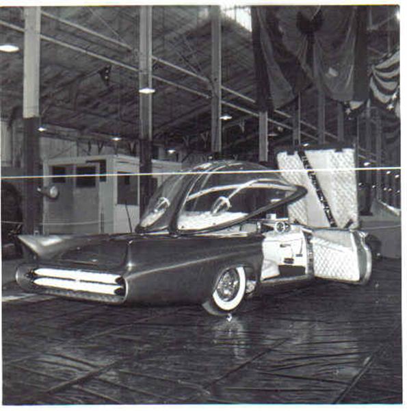 Predicta, first version on a car show, rear quarter