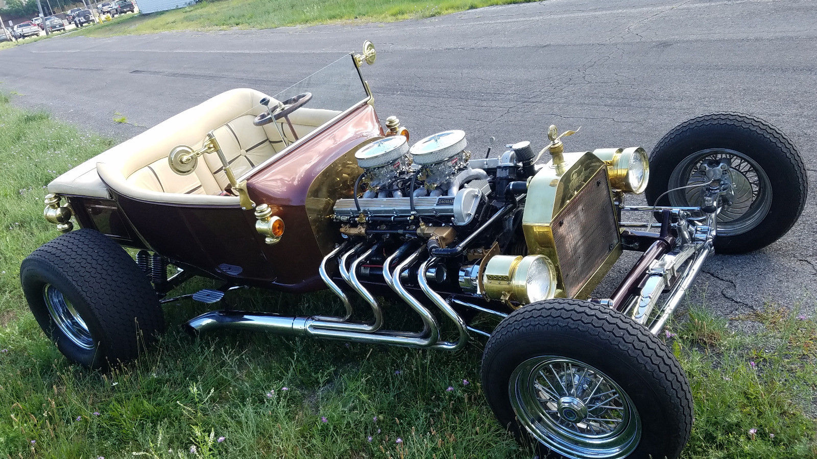 T-bucket with Jaguar V12 & Edelbrock carbs 02