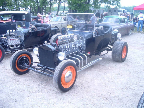 V12 t-bucket with 5 carburetors 01