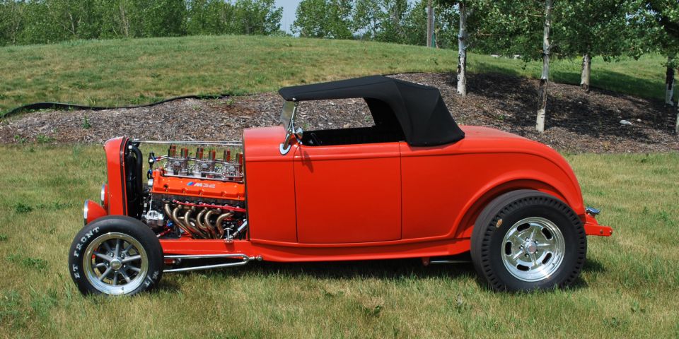Hot-rod with BMW V12 from Canada 01