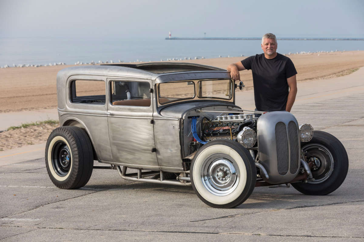 Hot-rod with BMW V12 engine from US 03