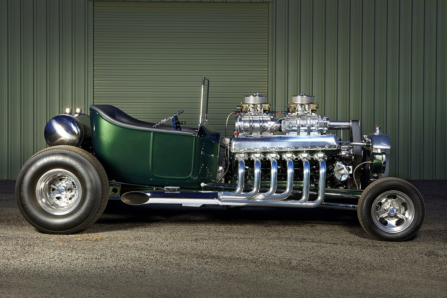 T-bucket with Rolls-Royce Meteor tank V12 engine 04