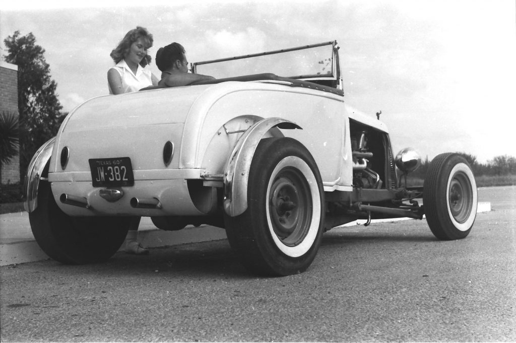 Ford Sweet 16 exhaust, chrome rear fenders