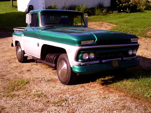 Early Rap'em Pappy with the closed hood, front quarter view.