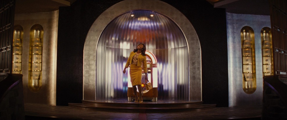 Darlene Sweet and the Wurlitzer jukebox, Bad Times at the El Royale