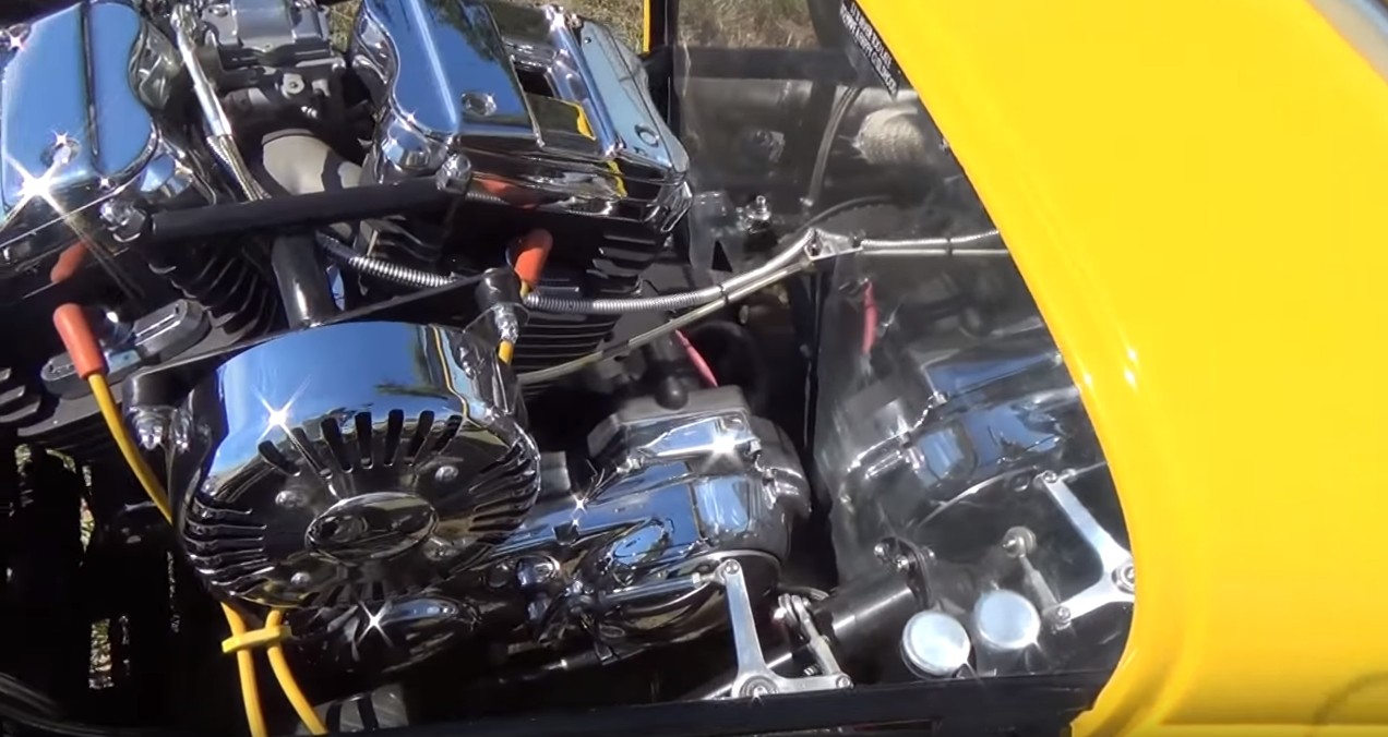 Yellow hot rod with V2, photo 04.