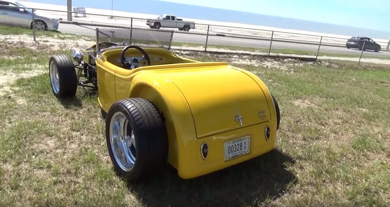 Yellow hot rod with V2, photo 08.