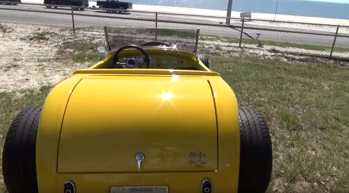 Yellow hot rod with V2, photo 09.