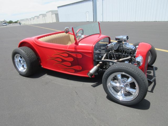 Red hot rod with V2, photo 01.