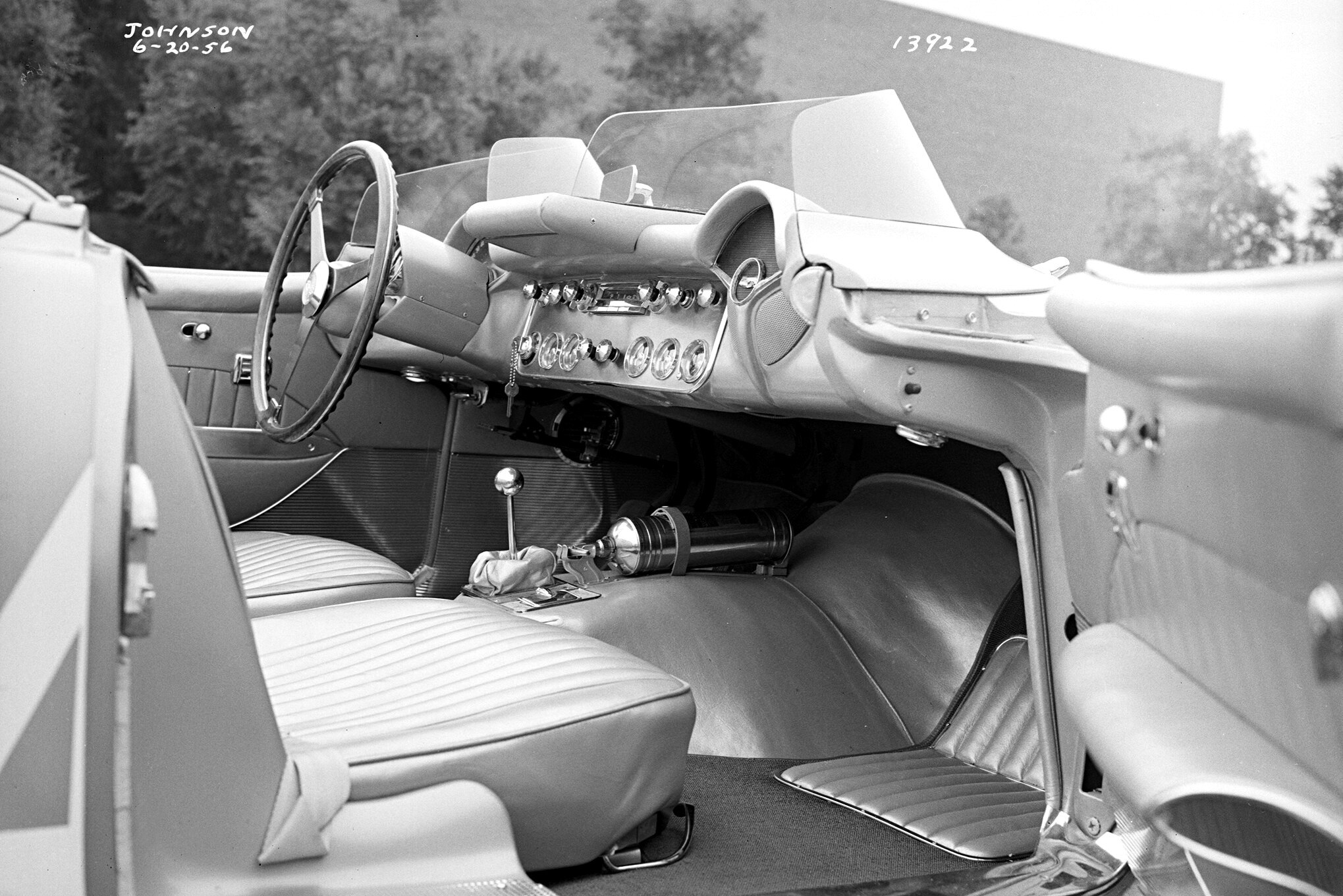 SR-2 with a low fin, photo 2.