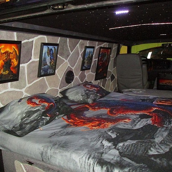 2000 Dodge Ram Van B1500 "The Dragon Lord", interior photo, 01.