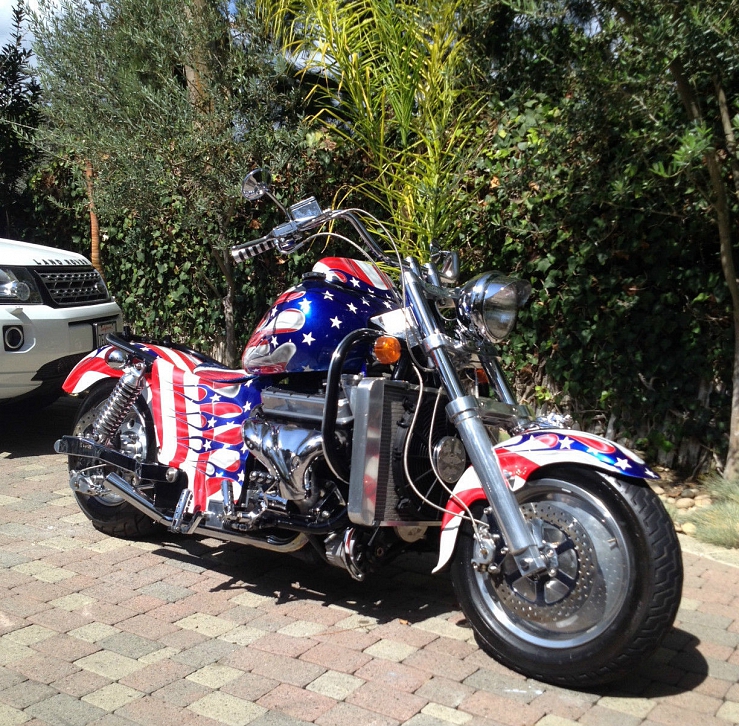 The third Boss Hoss motorcycle with a V6 engine, photo 1.