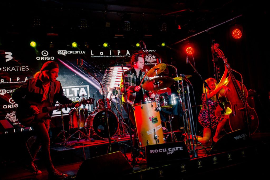 The Swamp Shakers live