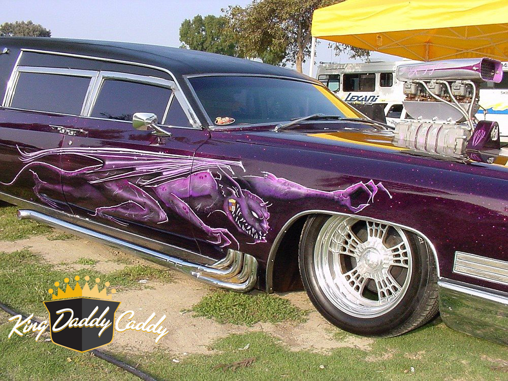 Barris' Kargoyle hearse, early (without pinstripe on the trunk) photo 03.