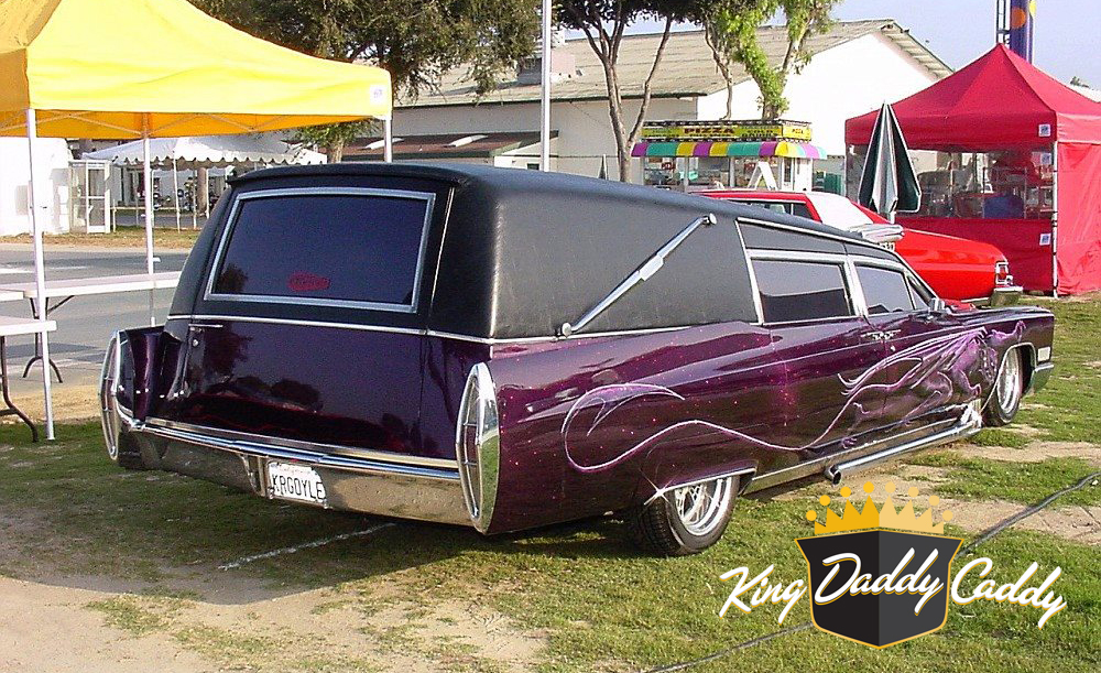 Barris' Kargoyle hearse, early (without pinstripe on the trunk) photo 06.
