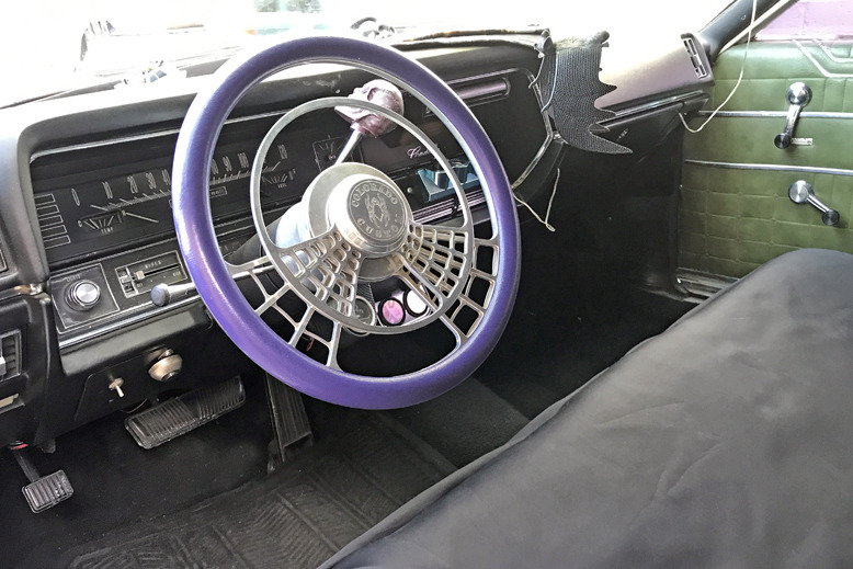 Barris' Kargoyle hearse interior and details photo 03.