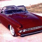Le Perle: Ford Thunderbird with vinyl record player