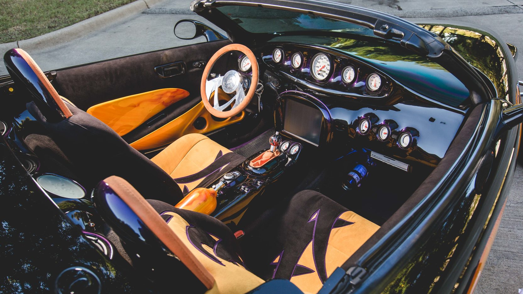 Wild Thing, custom Prowler, 2010 House Of Kolor calendar car, interior, photo 02.
