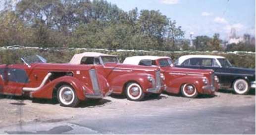 Dick Saunders twin-supercharged V12 Packard, small photo in color