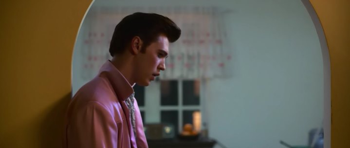 Elvis performed by Austin Butler
