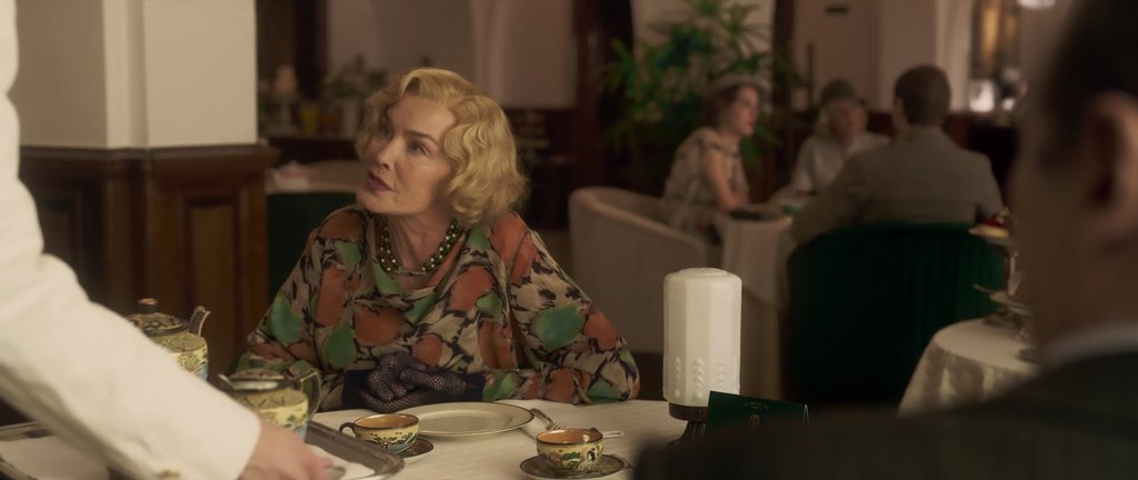 Dorothy, Jessica Lange, a shot from the Marlowe movie