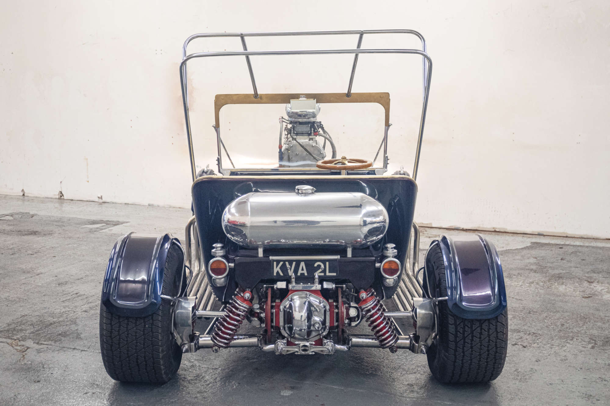 Sticky Rubber, a hot rod with a Jaguar V12 engine and supercharging, photo 4.