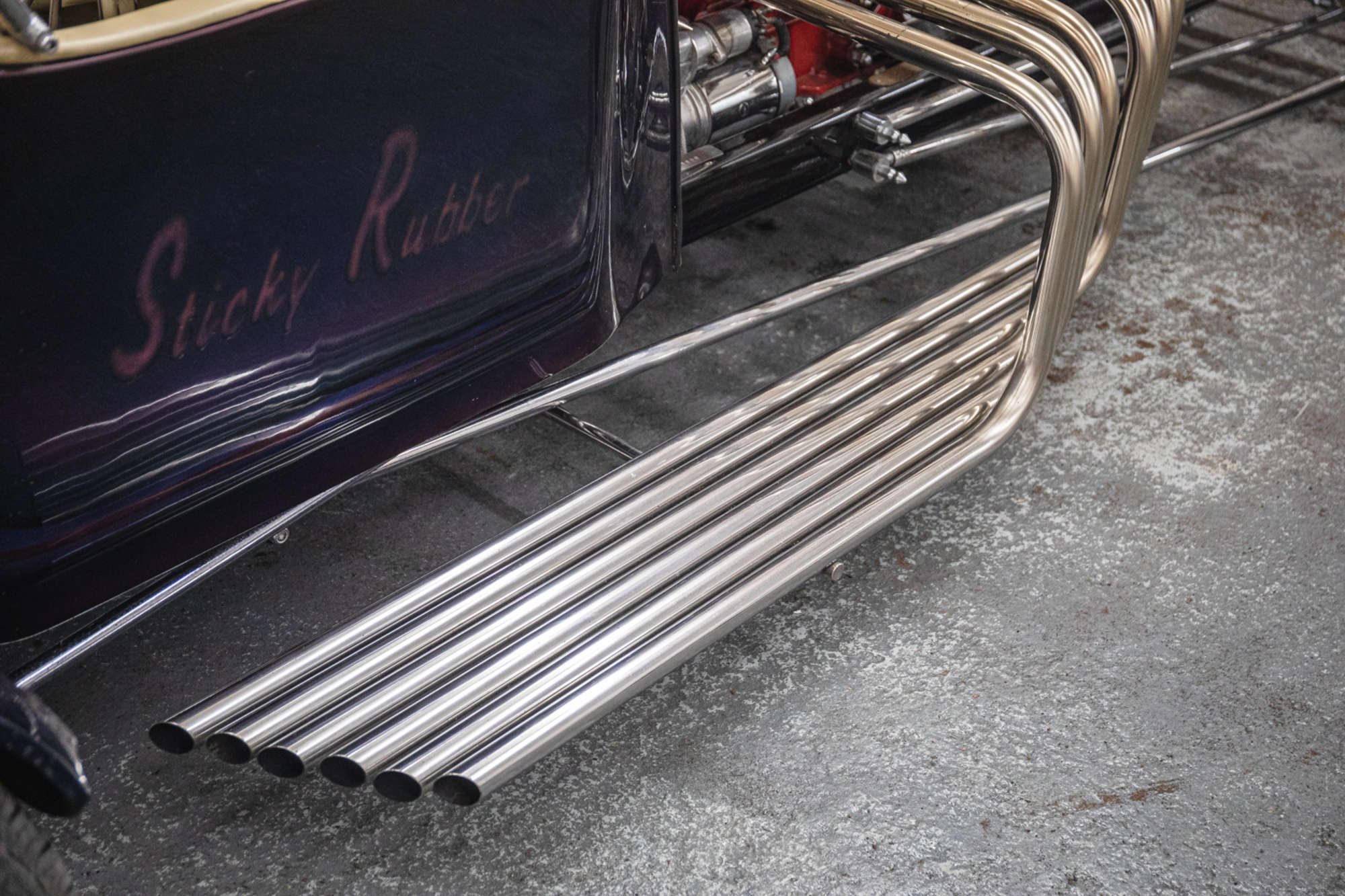 Sticky Rubber, a hot rod with a Jaguar V12 engine and supercharging, photo 12.