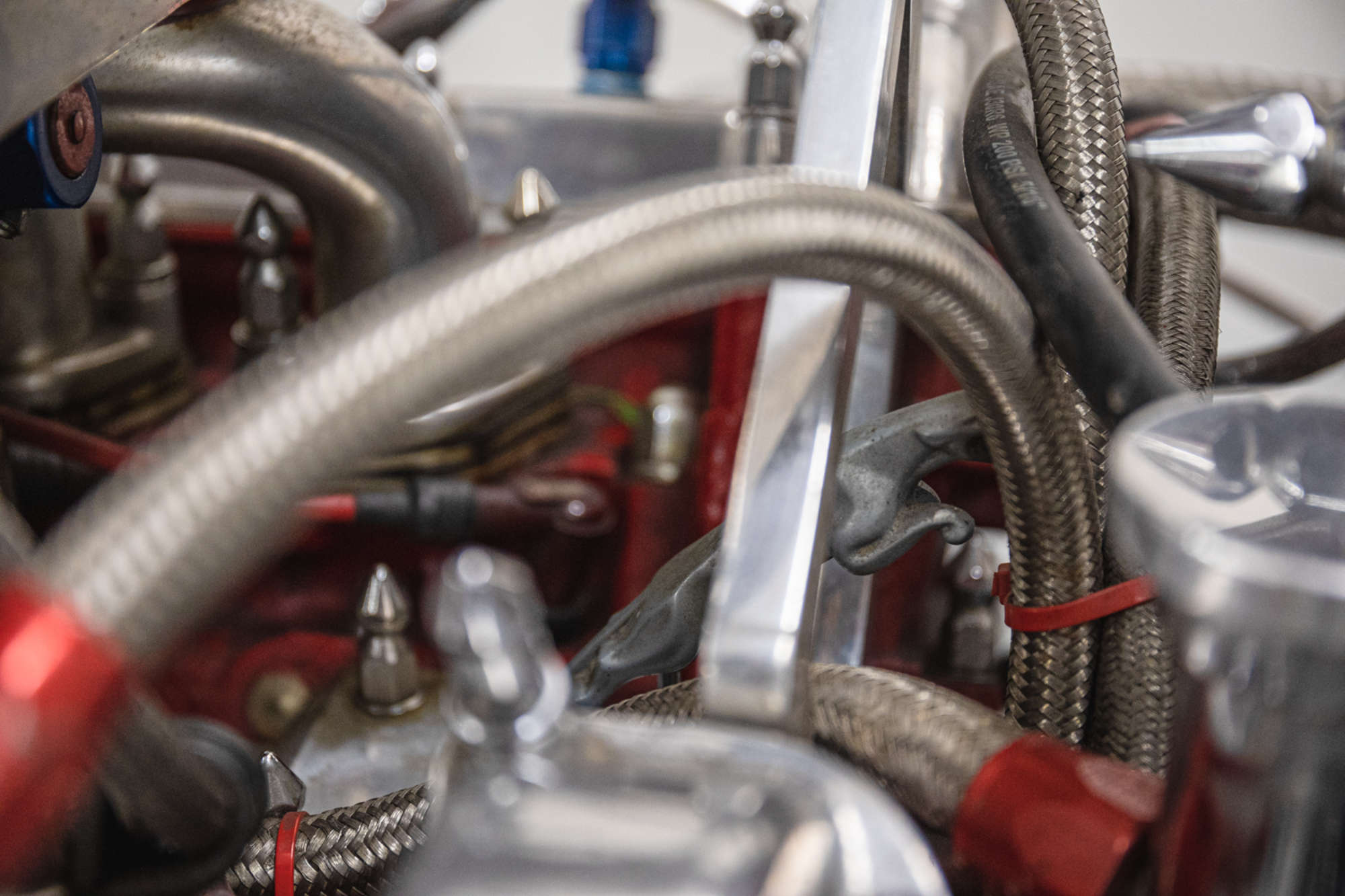 Sticky Rubber, a hot rod with a Jaguar V12 engine and supercharging, photo 27.