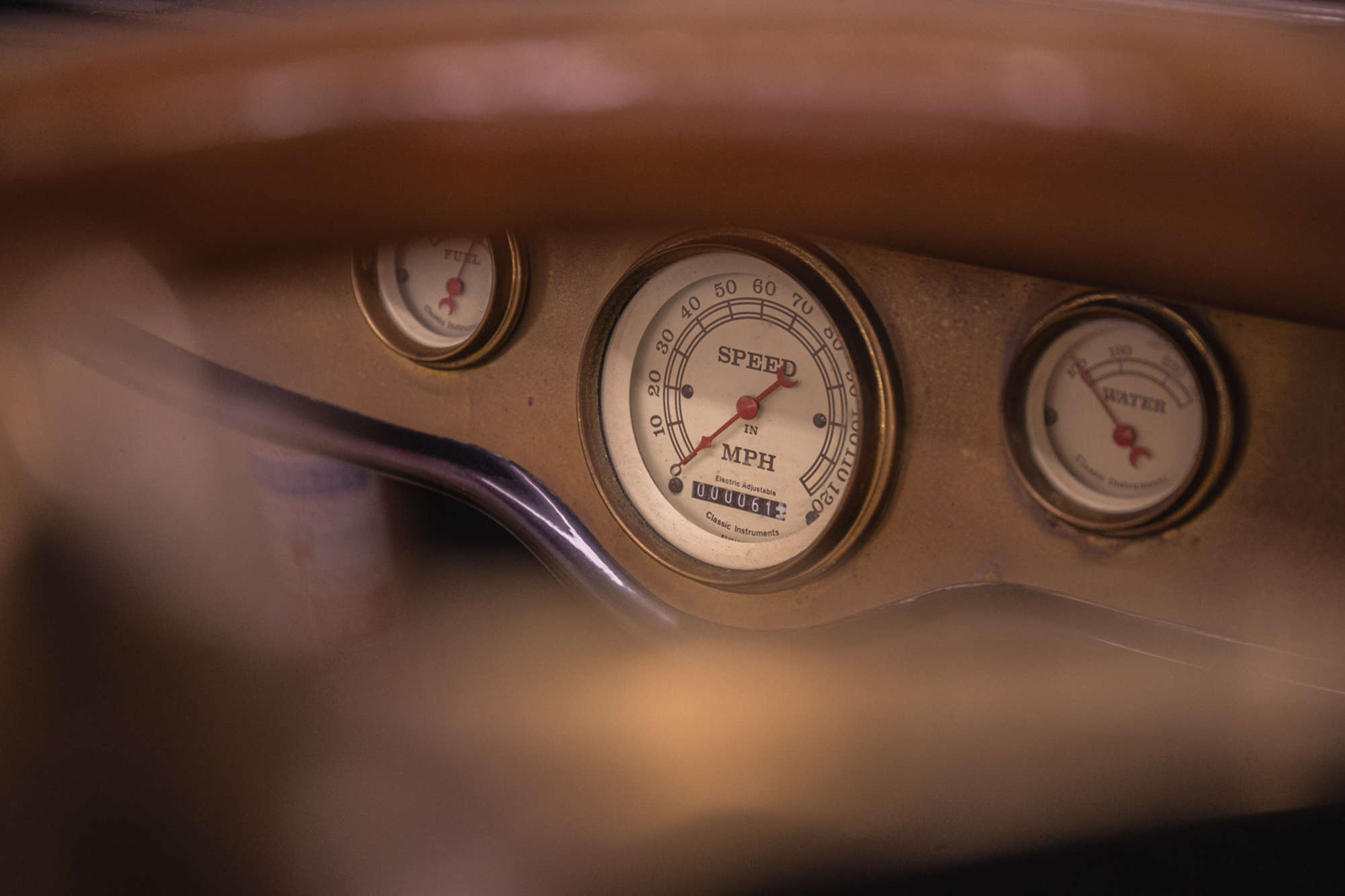 Sticky Rubber, a hot rod with a Jaguar V12 engine and supercharging, photo 33.