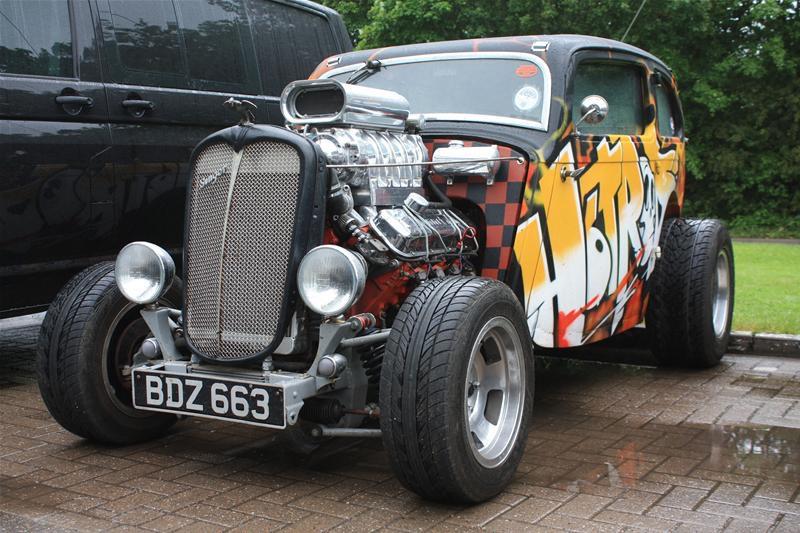 Diesel 1936 Singer Bantam with graffiti, photo 01.