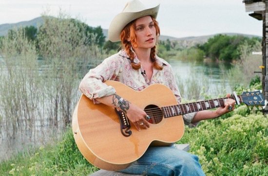 Cassie Valazza, Knows Nothing, album review