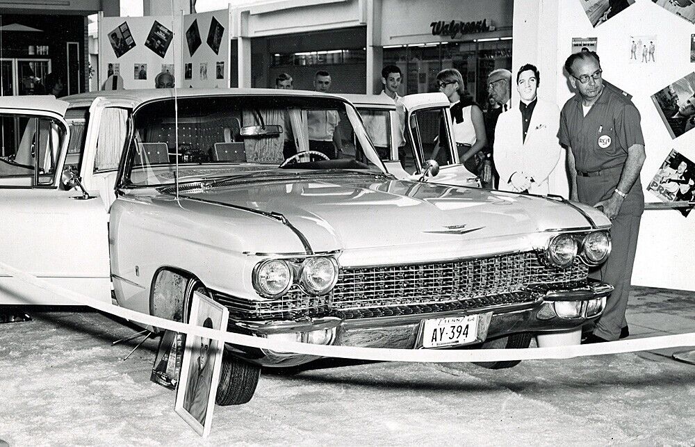 1960 Cadillac Series 75 Fleetwood Limousine by Elvis Presley - built by George Barris - photo 04.