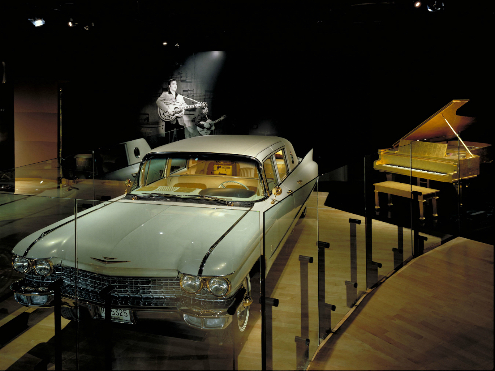 1960 Cadillac Series 75 Fleetwood Limousine by Elvis Presley - built by George Barris - photo 08.