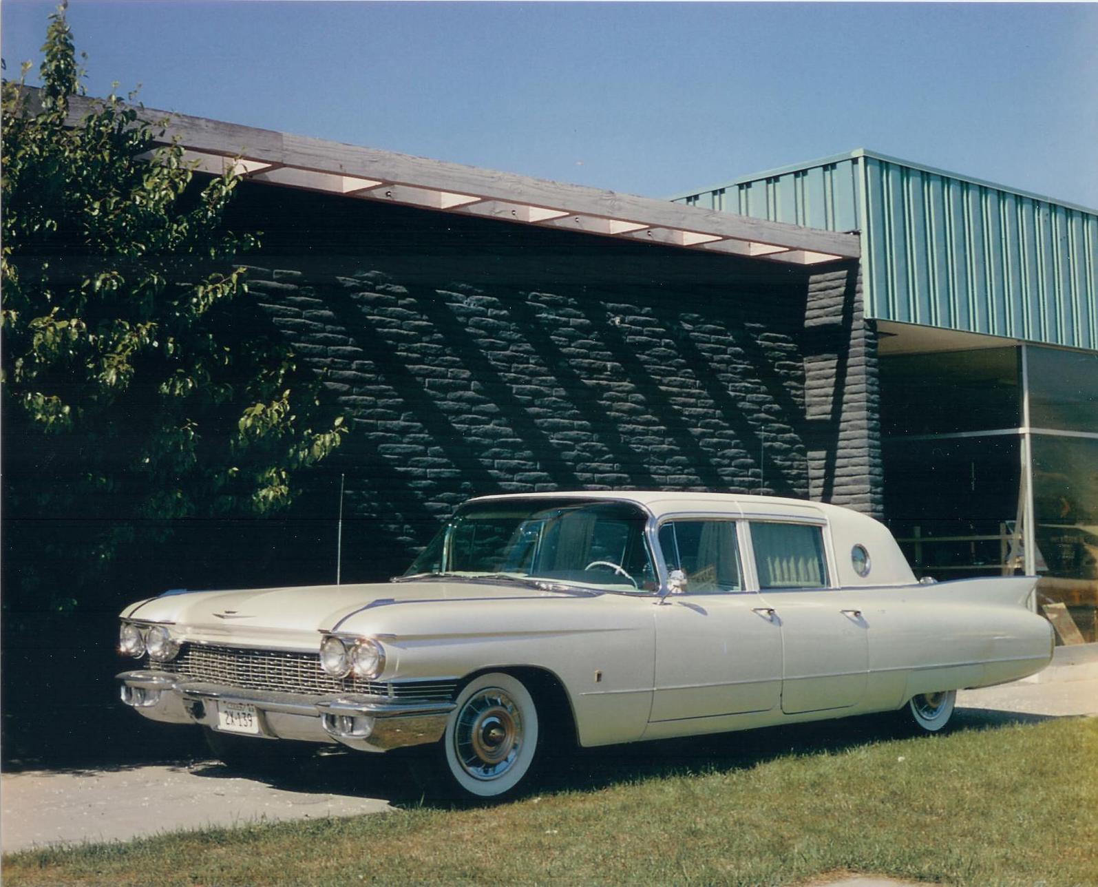 1960 Cadillac Series 75 Fleetwood Limousine by Elvis Presley - built by George Barris - photo 09.