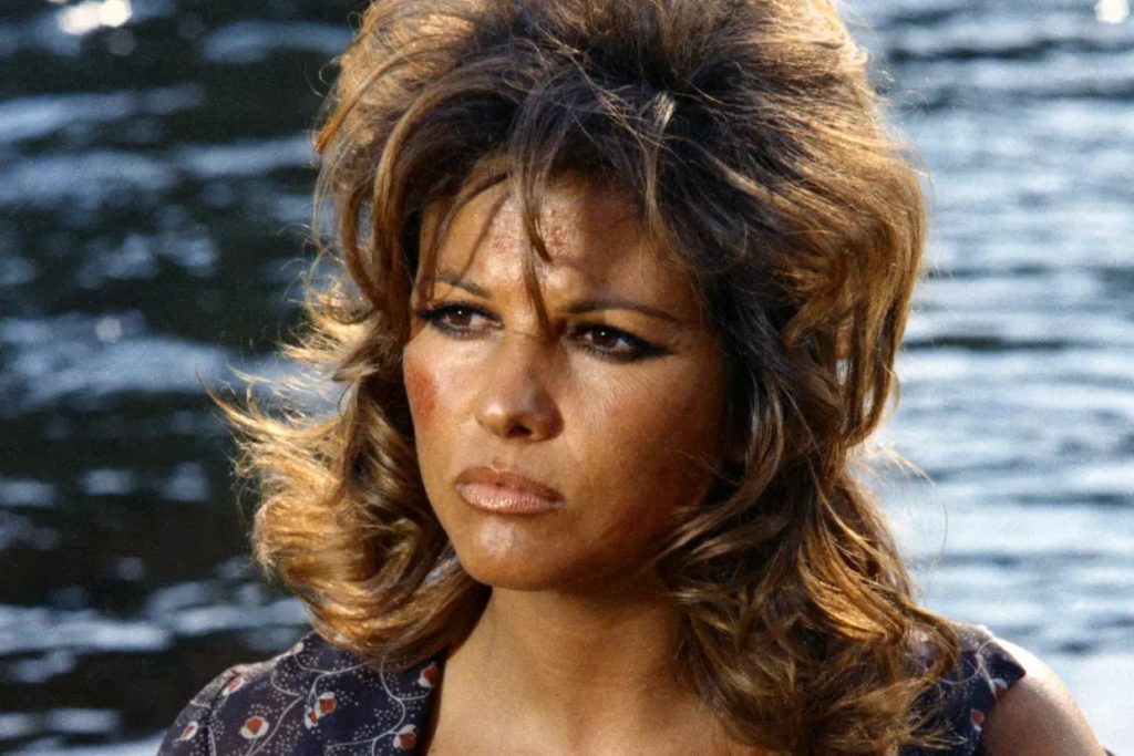 Claudia Cardinale, Petroleum Girls 1971