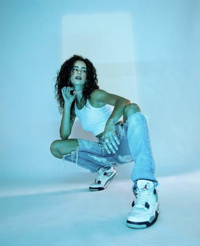Paris Miller, Paris Miller, photo
