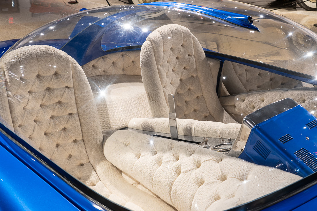 Darryl Starbird's Predicta, modern interior, photo 2.