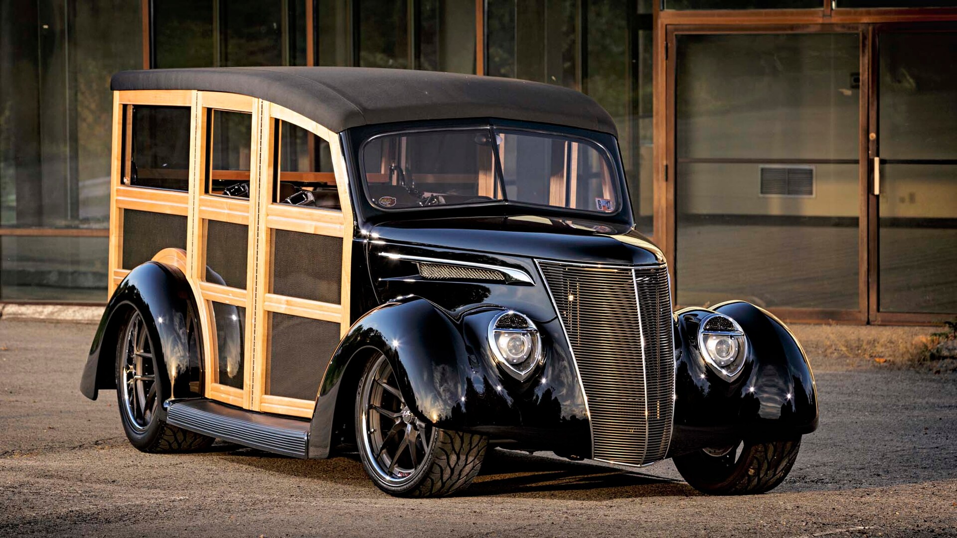 1937 Ford Woodie Wagon Carbon 14, photo 2.