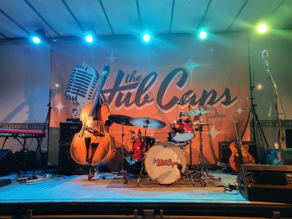 Hub Caps instruments on stage