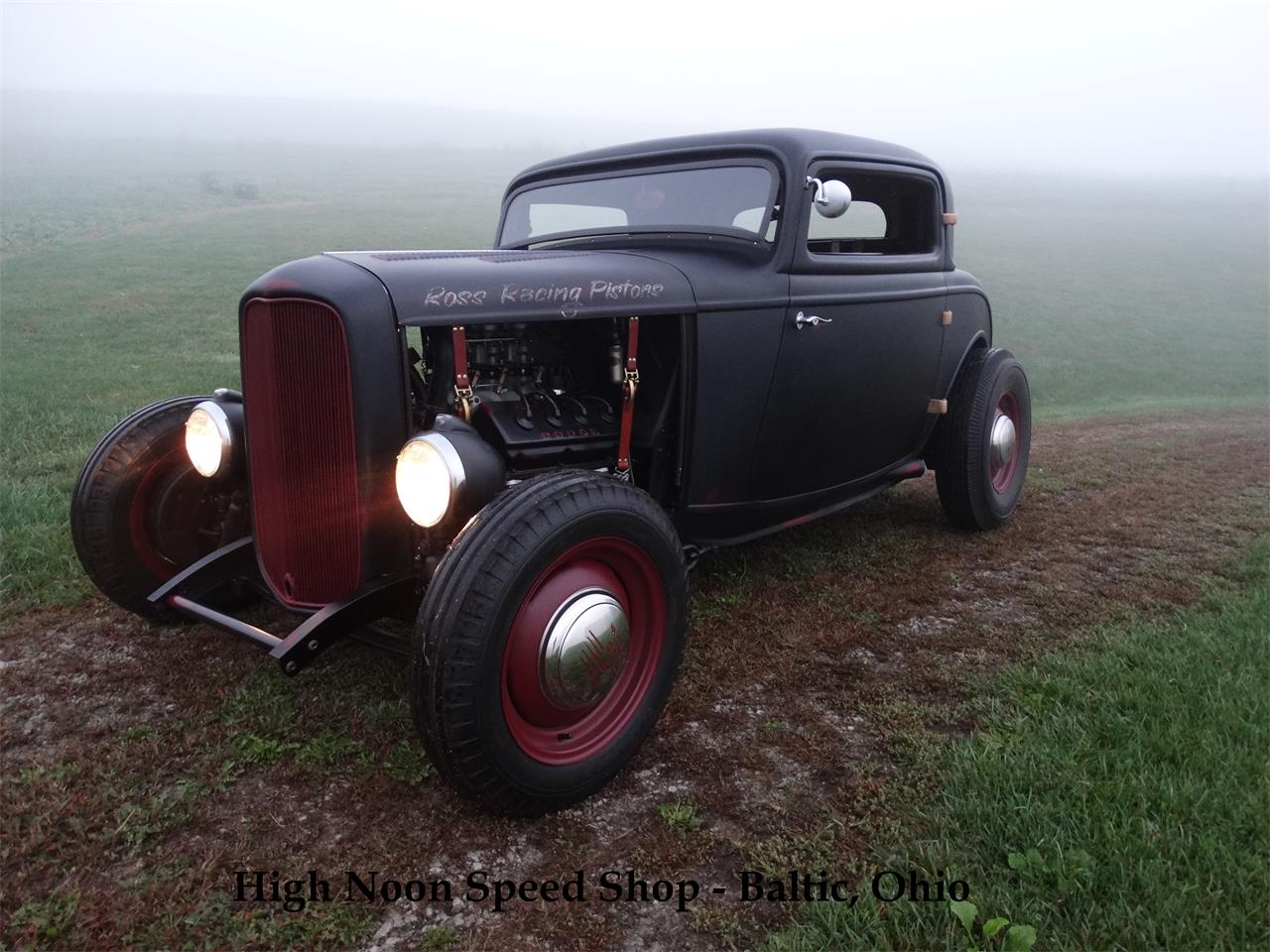 A 1932 Ford hot rod with a 4.4 liter Red Ram Hemi engine, photo 01.