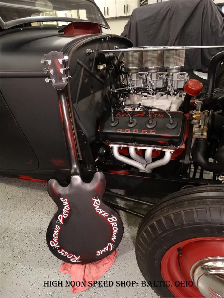 A 1932 Ford hot rod with a 4.4 liter Red Ram Hemi engine, photo 02.