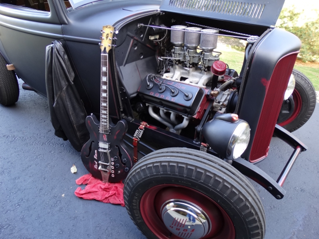 A 1932 Ford hot rod with a 4.4 liter Red Ram Hemi engine, photo 08.