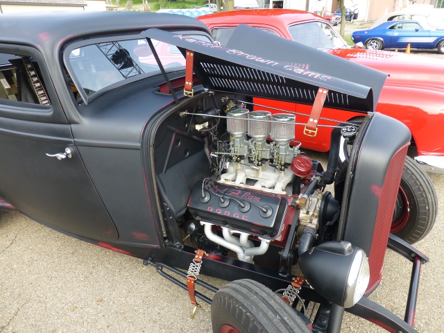 A 1932 Ford hot rod with a 4.4 liter Red Ram Hemi engine, photo 12.