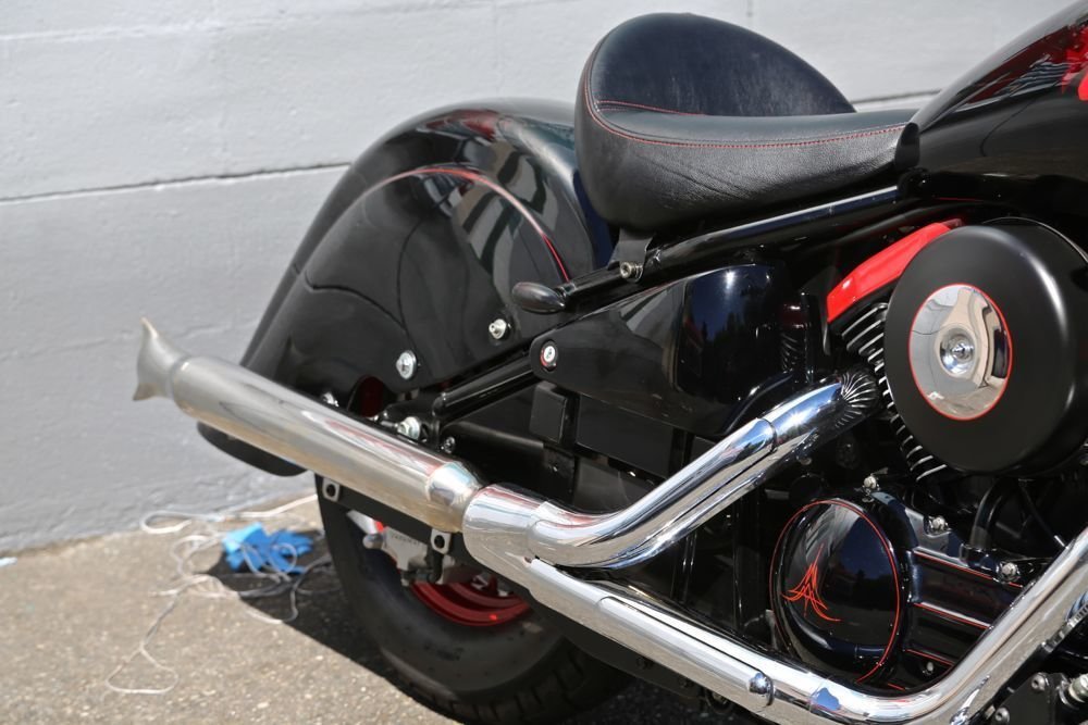 Custom Kawasaki motorcycle built in 2000, photo 04.