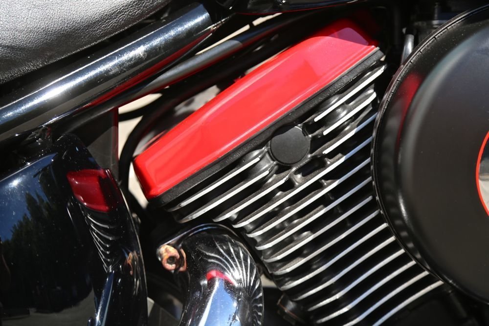 Custom Kawasaki motorcycle built in 2000, photo 07.