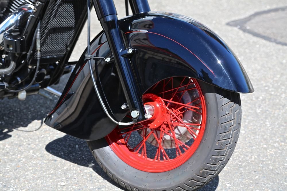 A custom Kawasaki motorcycle built in 2000, photo 15.