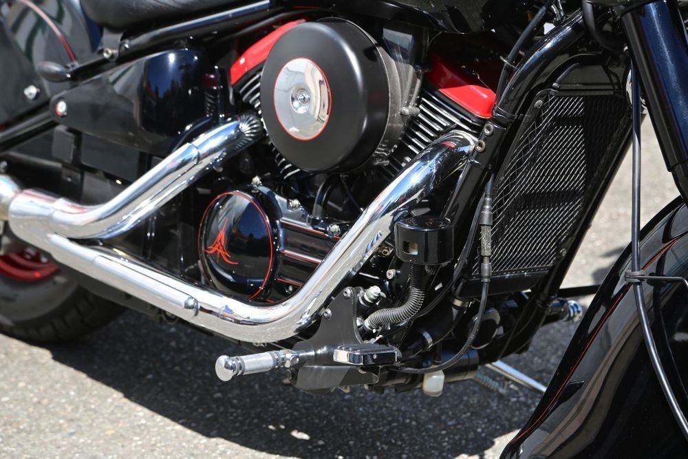 A custom Kawasaki motorcycle built in 2000, photo 17.